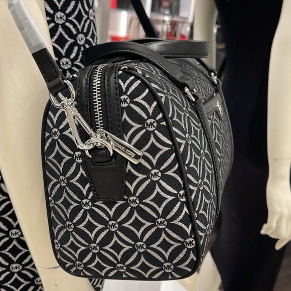 MICHAEL KORS JST TRAVEL MEDIUM DUFFLE SATCHEL SHOULDER CROSSBODY BAG MK BLK/SVR - Picture 7 of 16